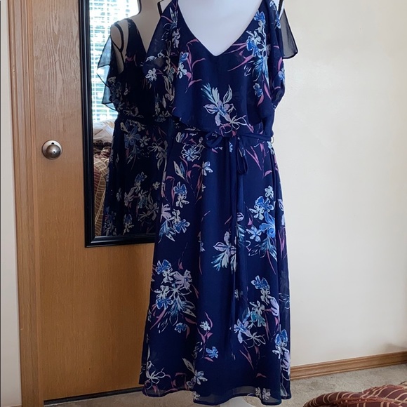 Lane Bryant Dresses & Skirts - Flutter sleeve midi dress